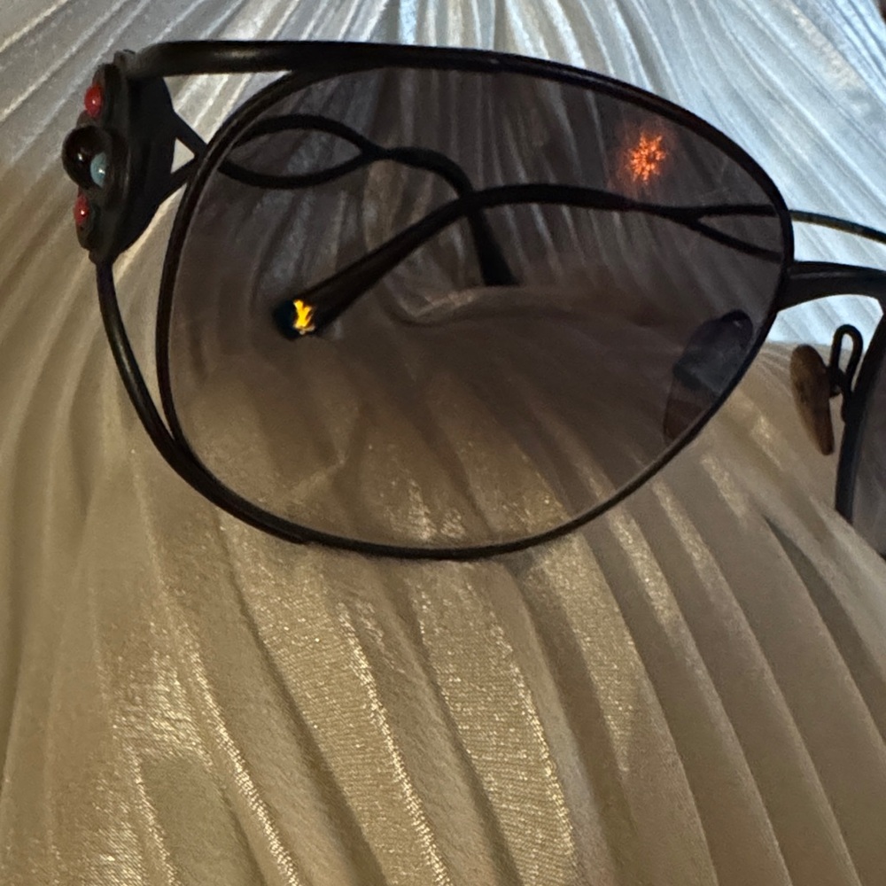 Exclusivity and Elegance every day! Black  Sunglasses - Picture 4 of 17